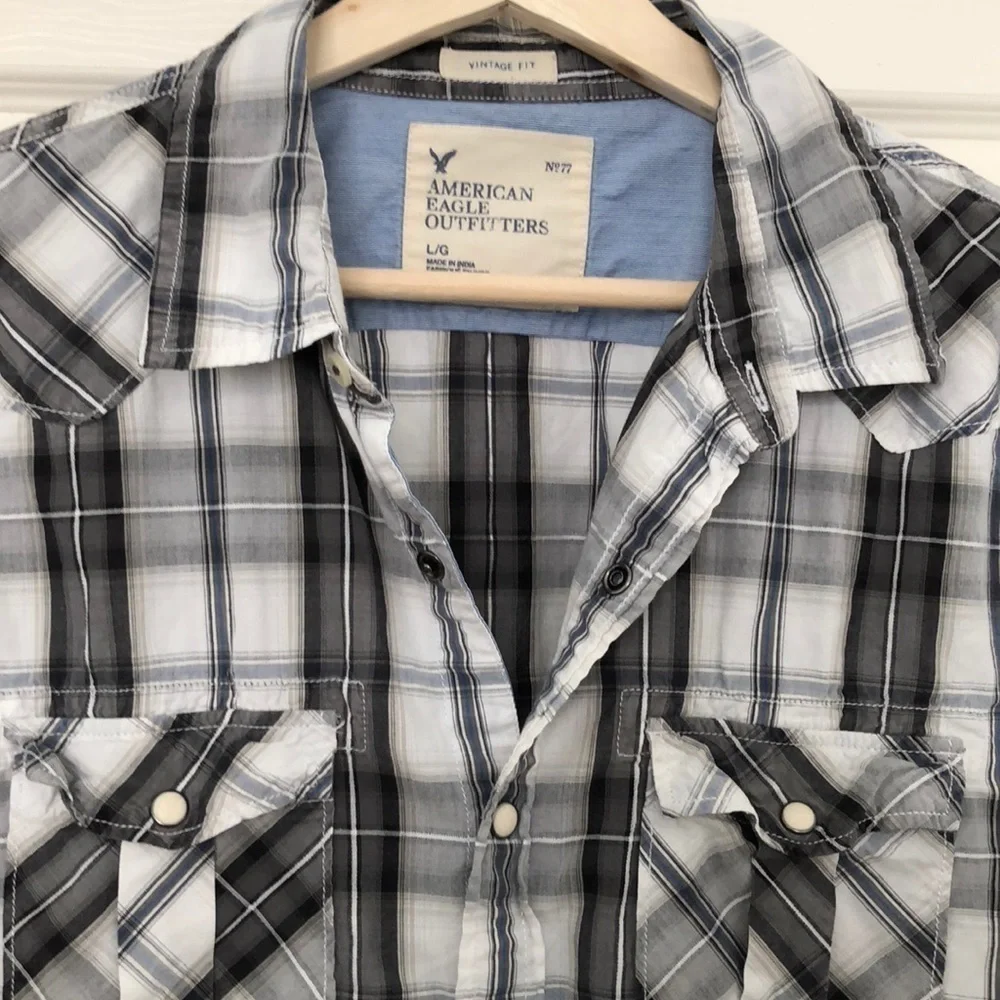 American Eagle Outfitters Men’s button shirt